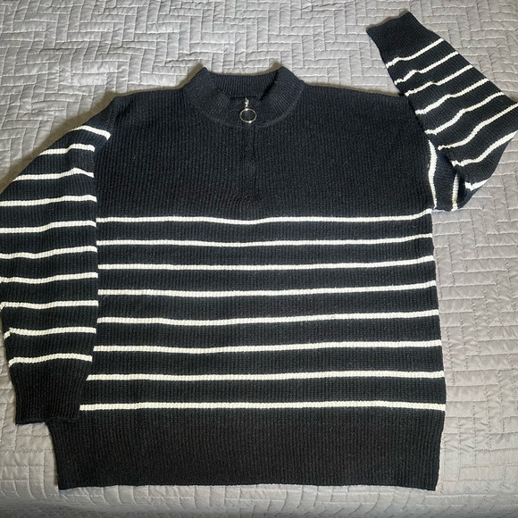 Chic Soul Black and White Striped Sweater XL - Picture 2 of 5